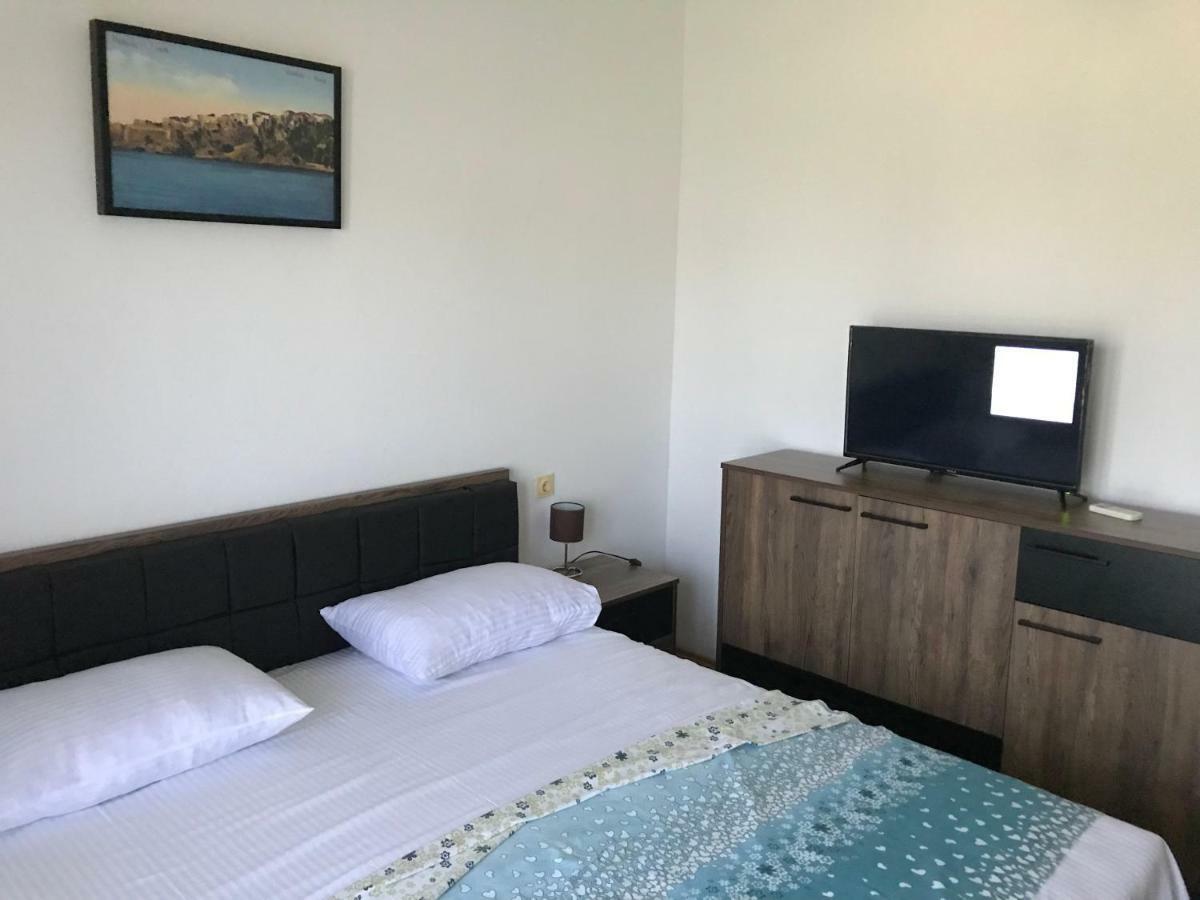 Apartaments Queen Ulcinj Exterior photo